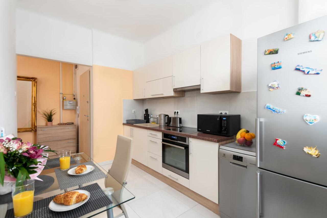 Budapest Deluxe Apartman With Free Parking Place Exterior photo